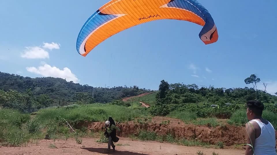 Desafía las alturas en el campeonato nacional de parapente precisión de aterrizaje Caranavi - 2023 Café en el Cielo